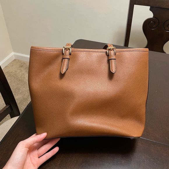 Michael Kors Tan Tote Shoulder Bag with Front Phone Pocket - Picture 2 of 7